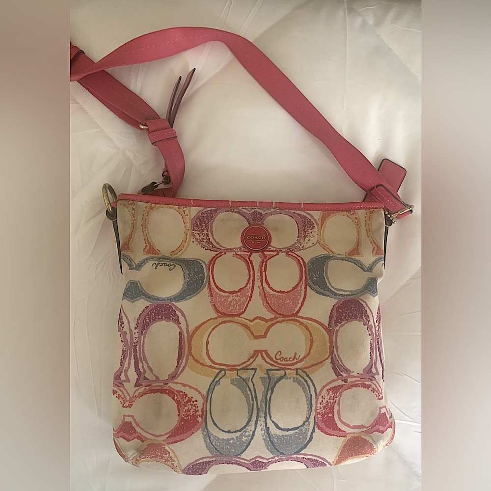 Coach Signature Design Logo shoulder bag, Pink Multicolor